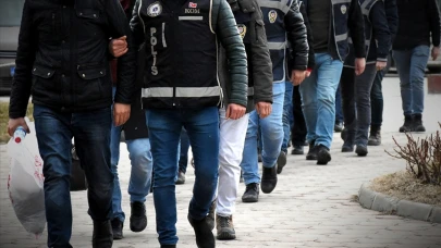 Bakan Yerlikaya: "15 il merkezli yasa dışı bahis ve dolandırıcılık operasyonlarında 98 şüphelinin yakalandı"