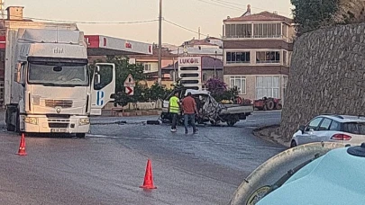 Bursa'da tır ile kamyonet çarpıştı: 1 ağır yaralı