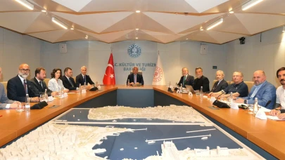 Kültür ve Turizm Bakanı Ersoy'dan yayımcılık sektörüne destek mesajı