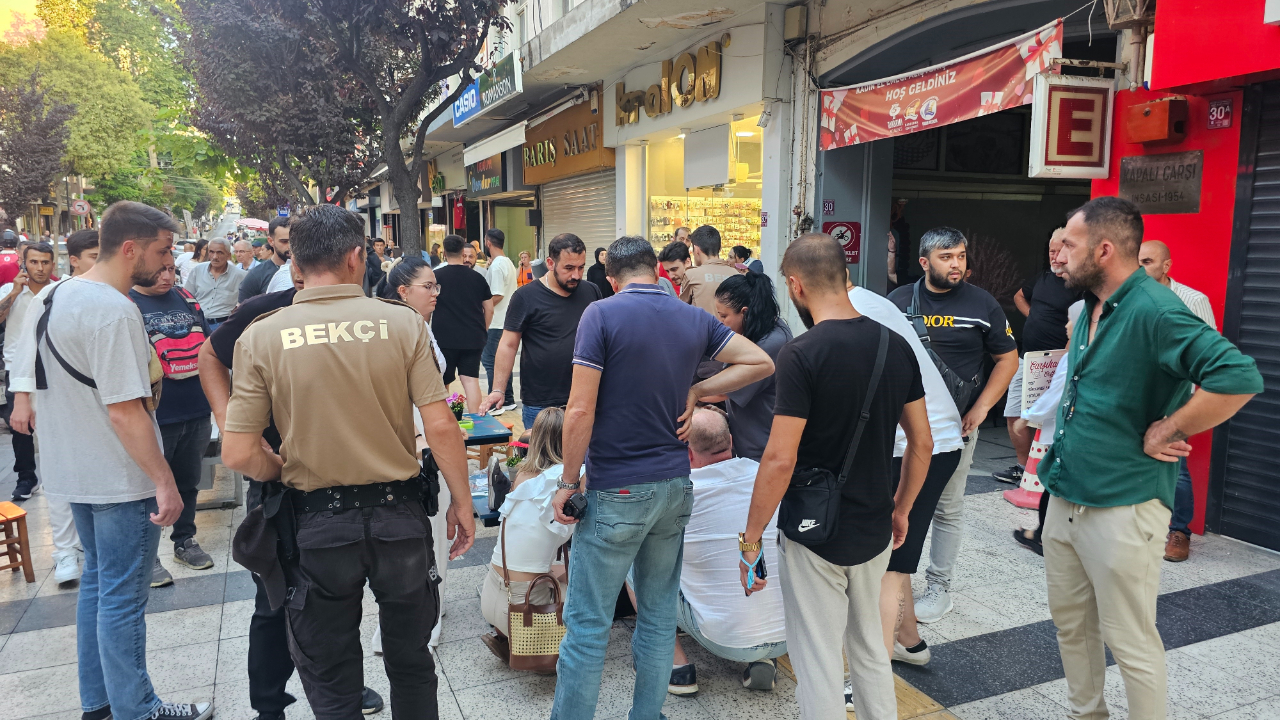 Dönerci ile kurye arasında kanlı tartışma