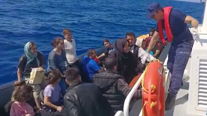 Ayvacık'ta 32 kaçak göçmen kurtarıldı