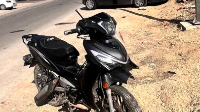 Otomobil ile çarpışan motosikletli yaralandı