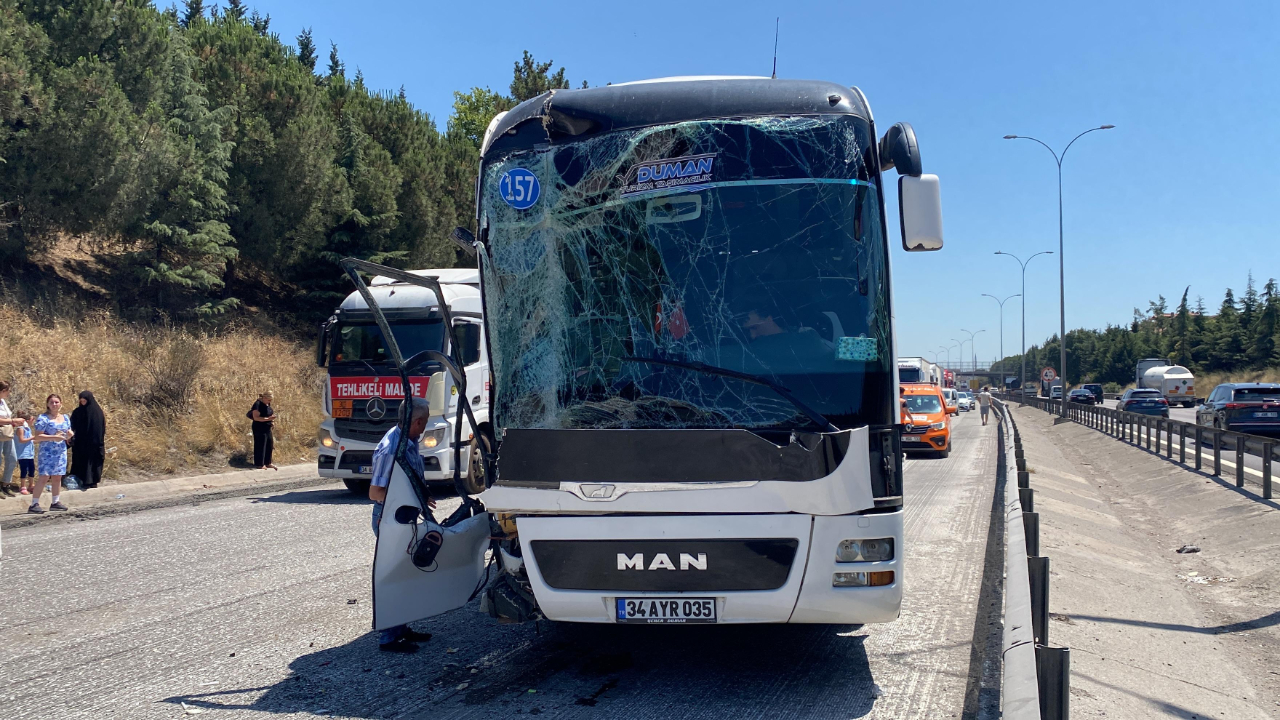 Tır ve otobüs kazaya karıştı: 1'i ağır 3 yaralı
