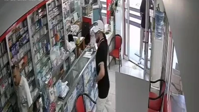 Eczacıya yumurta saldırısı