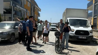 Gazeteciler polis önünde gaspa uğradı