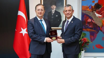 CHP Genel Başkanı Özel Berlin Büyükelçisi Turan'ı ziyaret etti