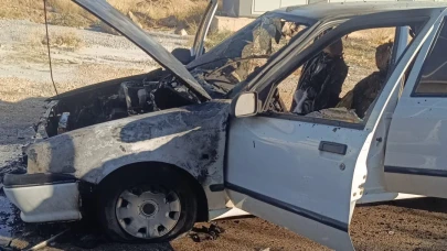 Adıyaman'da seyir halindeki otomobil alev aldı