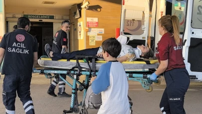 Bursa’da otomobilin çarptığı anne ve oğlu yaralandı