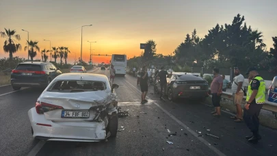 Işıklı kavşakta zincirleme kaza! 1 yaralı