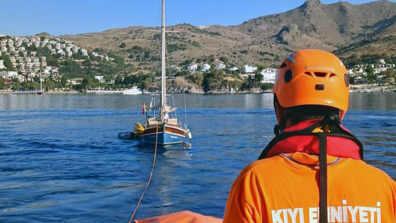 Arızalanan teknede mahsur kaldılar