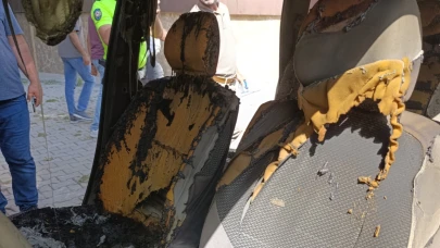 Otomobilde unutulan cep telefonu patladı! Araç alev aldı