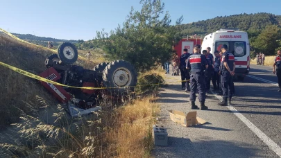 Kızının kullandığı traktörde can verdi