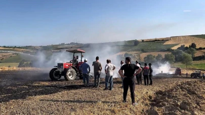 Sakarya’da yangın: 200 saman balyası yandı, çiftçiler traktörleriyle müdahale etti