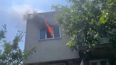 Burdur'da iki katlı evde korkutan yangın