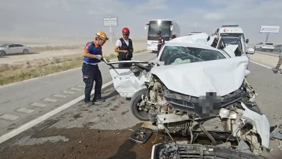 Aksaray'da kum fırtınasında 5 araç çarpıştı! 8 yaralı