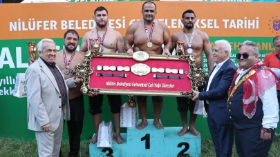 Geleneksel Tarihi Çalı Güreşleri’nde başpehlivan Mehmet Yeşil Yeşil oldu
