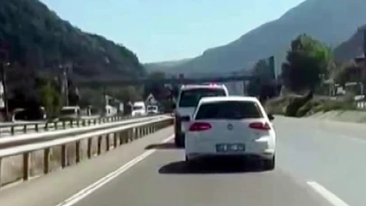 Orman yangınına giden ekibe zorluk çıkarttı