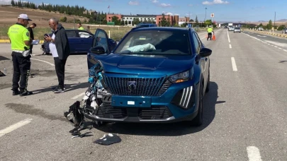Kırıkkale'de iki otomobil çarpıştı: 2 yaralı