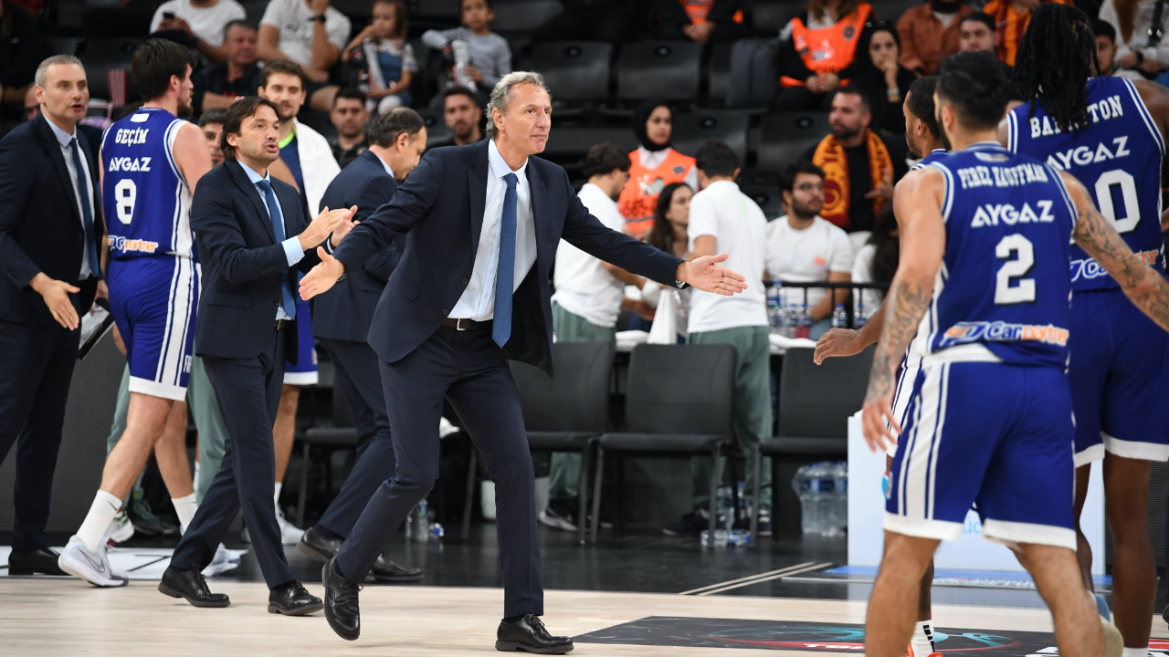 TOFAŞ Yardımcı Antrenör Yalçın Küçüközkan'a veda etti