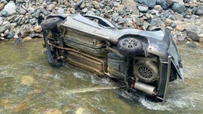 Giresun'da hafif ticari araç dereye uçtu!