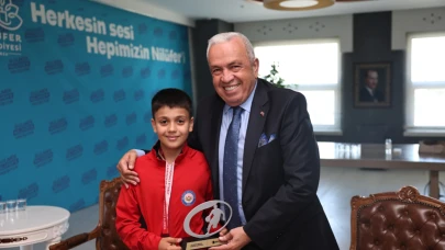 Başkan Şadi Özdemir başarılı sporcuları ağırladı