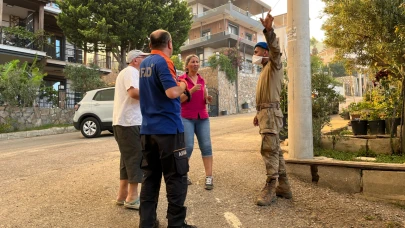 Seferihisar'da alevlerin yaklaştığı mahalle tahliye ediliyor