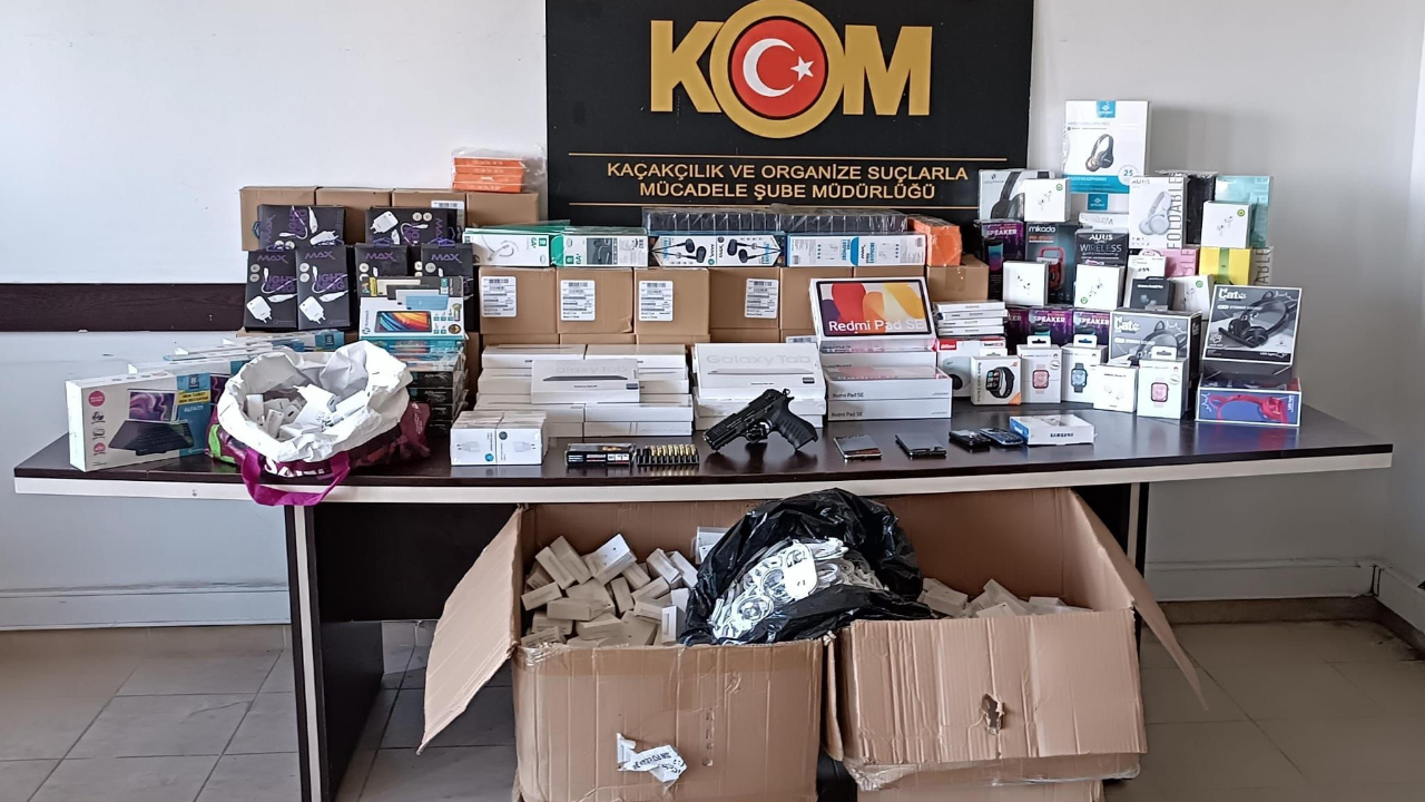 Mersin'de kaçakçılık operasyonu: 12 gözaltı