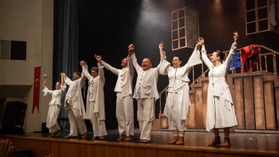 Bursa Şehir Tiyatrosu, Kıbrıs Tiyatro Festivali’nde sahne aldı