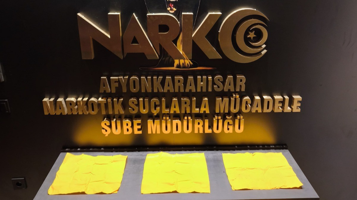 Afyonkarahisar'da otomobilde uyuşturucu zulası bulundu
