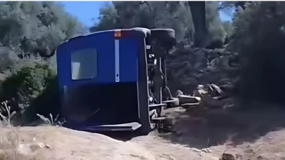 Freni tutmayan minibüs şarampole devrildi! 6 yaralı