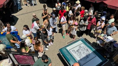 Kozahan'daki ipek baskı şovu izleyenleri büyüledi