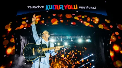 Bursa Kültür Yolu Festivali'nde Ferhat Göçer rüzgarı