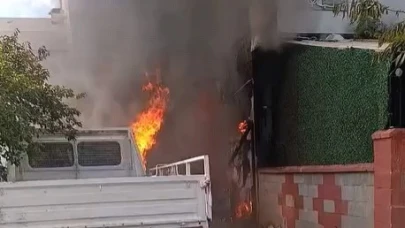Odunlukta yangın çıktı! Alevler apartmana ve araçlara sıçradı