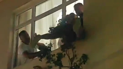 Bursa’da camdan sarkan kişi kurtarıldı