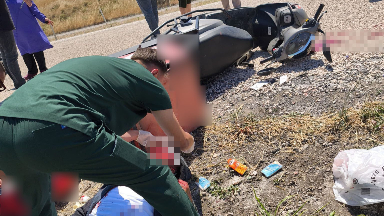 Balıkesir'de motosiklet kazası: 2 yaralı