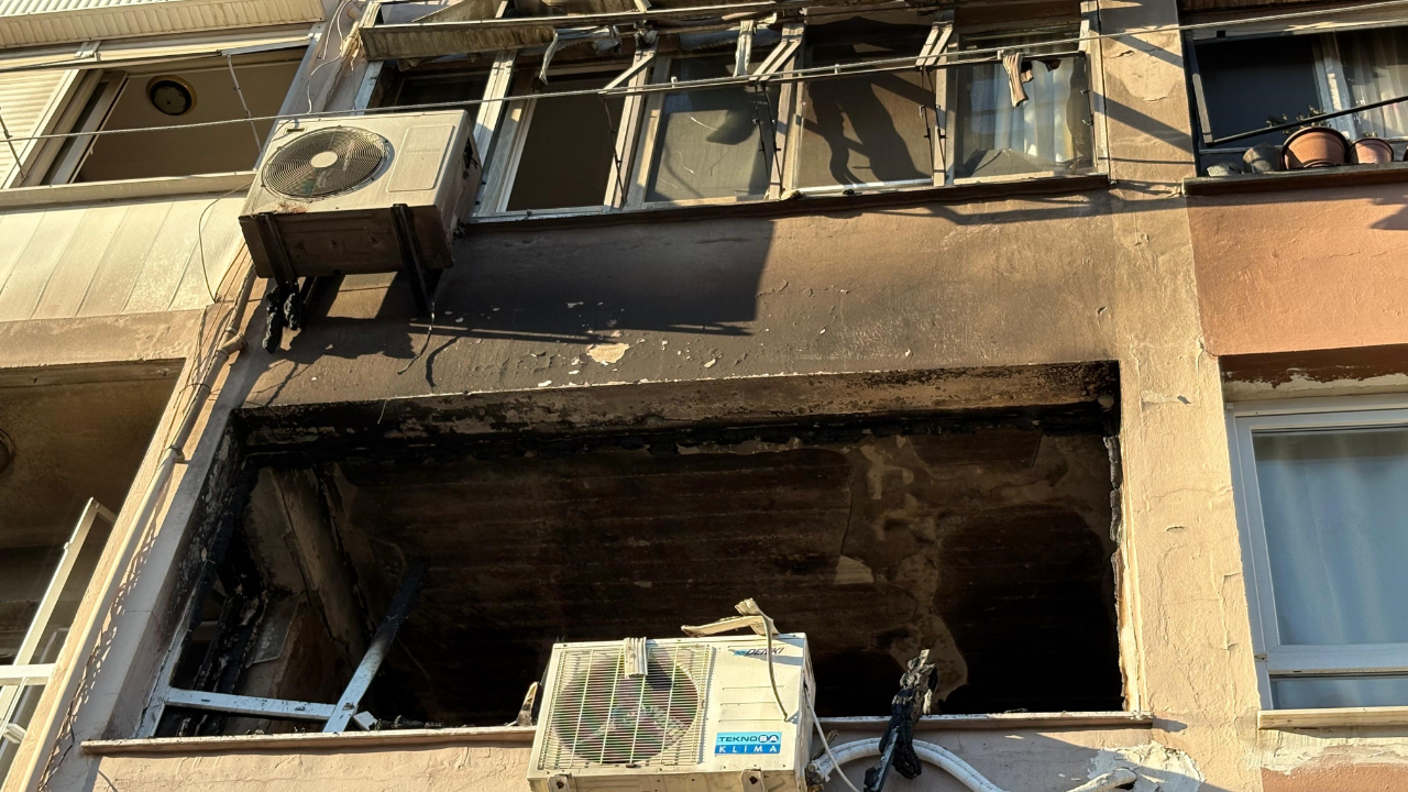 Bayraklı’da apartmanda yangın paniği
