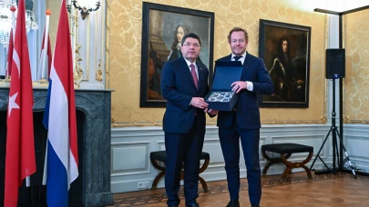 Adalet Bakanı Tunç Hollandalı mevkidaşı ile bir araya geldi