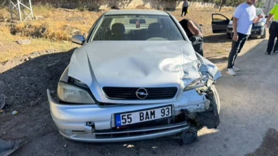 Antakya'da trafik kazası: 2 yaralı