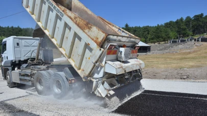 Büyükşehir asfalt yenileme çalışmalarına devam ediyor
