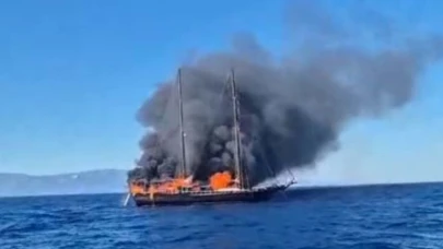 Bodrum koyunda gerilimli dakikalar! Teknede yangın çıktı