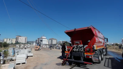 Köpeğe çarpmamak için elektrik direğine vurunca yangın çıktı