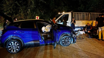 Uludağ Yolu'nda otomobil kamyonetle çarpıştı! 2 yaralı