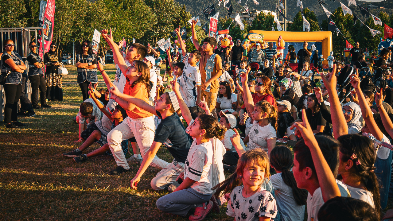 Bursa Kültür Yolu Festival'inde çocuklar doyasıya eğleniyor