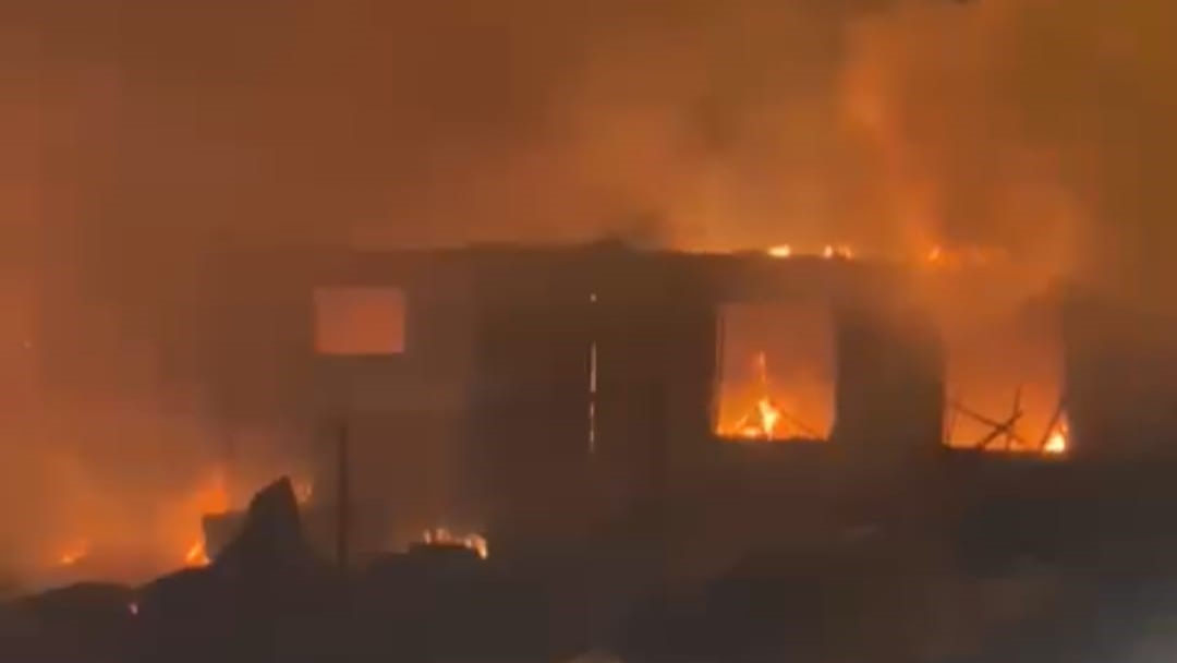 Malatya'da besi çiftliği ve odunluk yangını