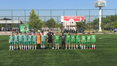 Osmangazi'de geleceğin futbol yıldızları sahaya çıktı