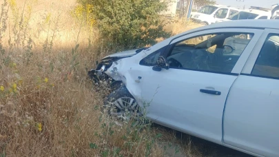 Elazığ’da otomobil ile motosiklet çarpıştı! 1’i ağır 3 yaralı
