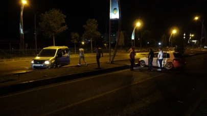 Malatya'da ticari araç ile otomobil çarpıştı: 2 yaralı
