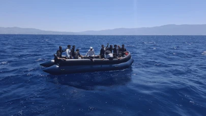Kuşadası açıklarında 22 düzensiz göçmen kurtarıldı