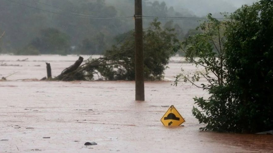 Texas'ta sel faciası! 14'ü çocuk en az 32 ölü, 27 çocuk kayıp
