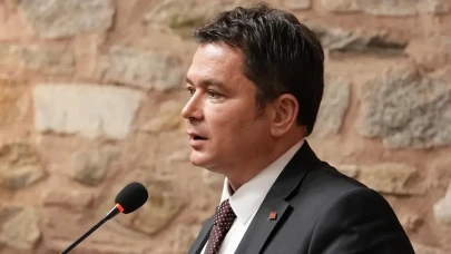 Başkan Aydın usta yazar Aziz Nesin'i andı